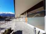 Bormio Centro Negozio angolo con 4 Vetrine
