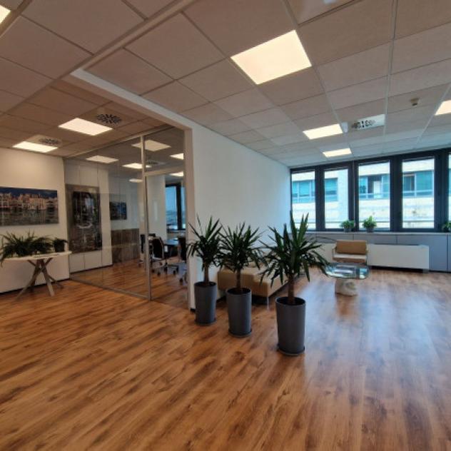 Immobile di 950 m² con più di 5 locali in affitto a Pero - Foto 11