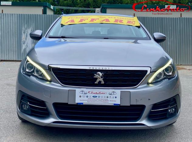 Peugeot 308 1.6 131CV automatica BlueHDi 120 S&S SW Allure - Foto 4