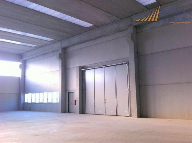 CAPANNONE DI RECENTE COSTRUZIONE IN VENDITA A CAMBIAGO - Foto 2