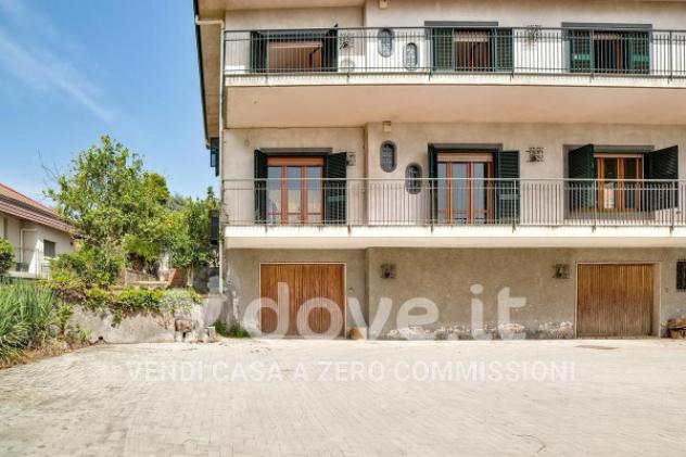Villa di 284 m² con più di 5 locali e box auto doppio in vendita a Trecastagni - Foto 2