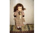 Bambola in porcellana vintage