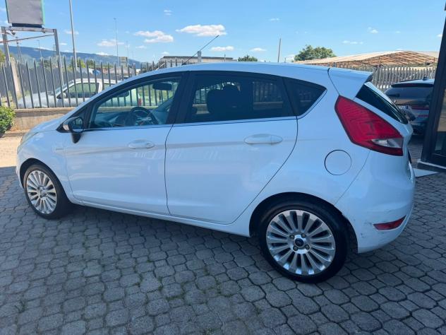 Ford Fiesta 1.2 82 CV 5 porte Titanium - Foto 2