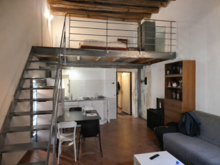 MONOLOCALE IN VIA VIRLE: 360 EURO