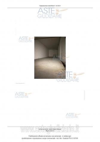 IMMOBILI-IMMOBILE COMMERCIALE-Via Roma 60