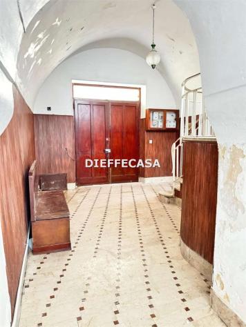 V2566 - In vendita a Marsala appartamento in centro stori