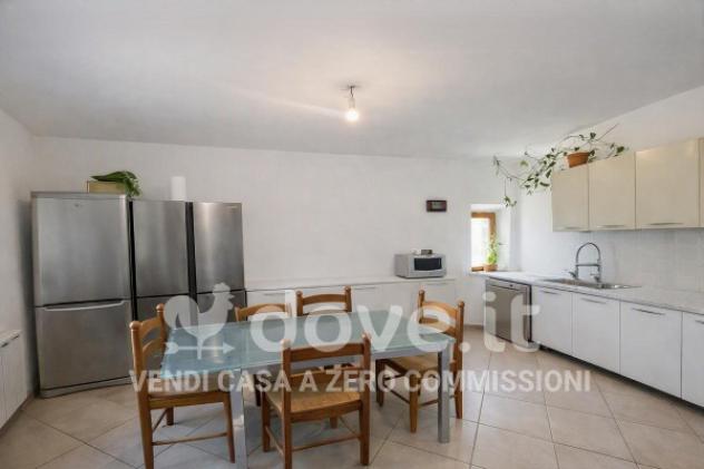 Rustico / Casale di 201 m² con più di 5 locali e box auto in vendita a Paciano - Foto 8
