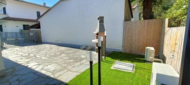 BIFAMILIARE di 4 vani e di 90 mq (PIETRASANTA) rif. MP925