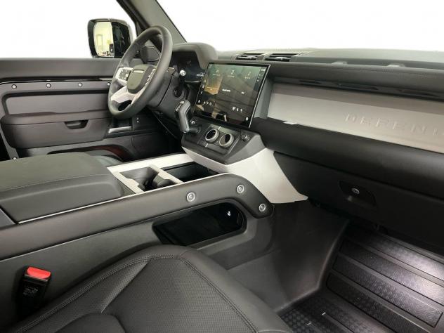Land Rover Defender VII 2025 90 90 3.0d mhev S awd 200cv auto - Foto 9
