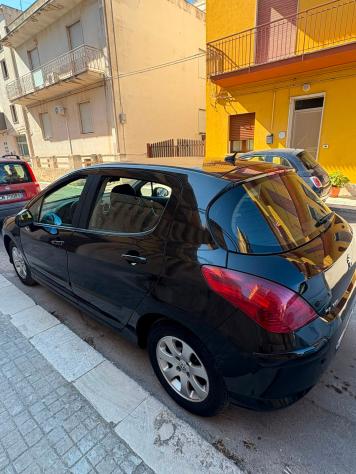Peugeot 308 1.6 HDi 90CV FAP 5p. Premium - Foto 2