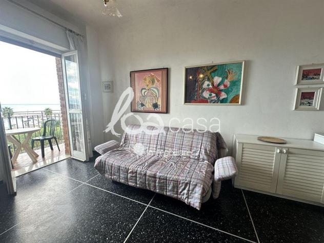 Grande bilocale fronte mare, di fronte al porticciolo turistico - Foto 12