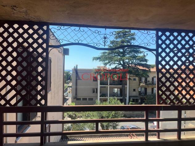 Trevignano Romano – Appartamento con mansarda e posto auto in pieno centro - Foto 3