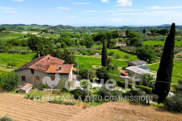 Rustico / Casale di 1000 m² con più di 5 locali e box auto in vendita a Sarteano - Foto 2