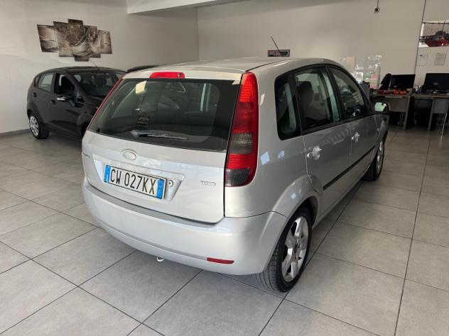 Ford Fiesta 1.4 TDCI 68CV 5 PORTE 2005 - Foto 4