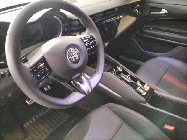 Alfa Romeo Junior Junior 1.2 145 CV Hybrid eDCT6 Speciale - Foto 9