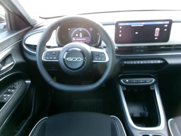 FIAT 600 1.2 Hybrid 145cv - Foto 10