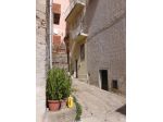 Casa terratetto nel centro storico di Lodé – 85 m², da ristrutturare