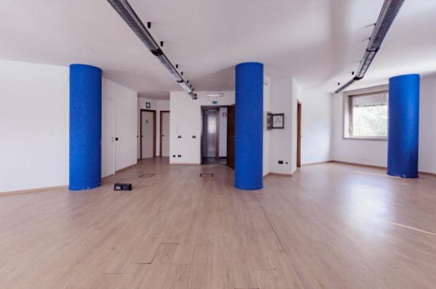 Palazzo / Stabile di 3100 m² con più di 5 locali in vendita a Brescia - Foto 3