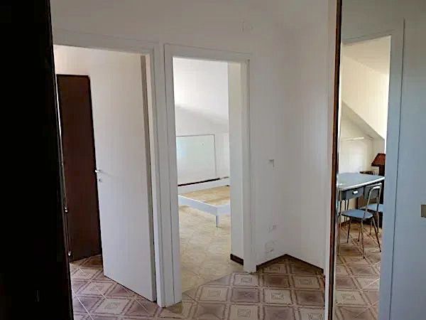 INFERNETTO QUADRILOCALE ARREDATO CON TERRAZZO PRIVATO - Foto 2