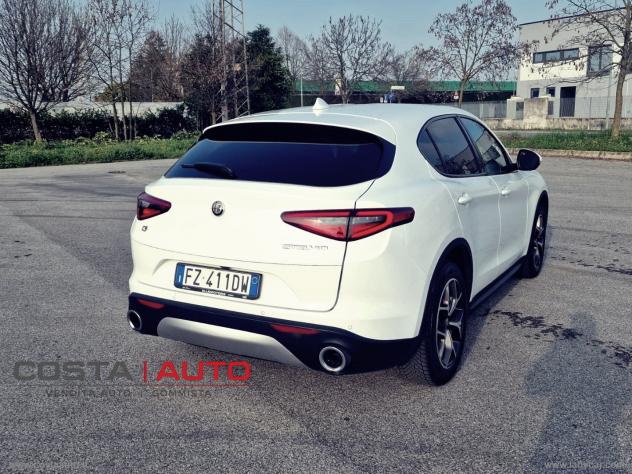 ALFA ROMEO Stelvio 2.2 T.diesel 210 CV AT8 Q4 Exec. - Foto 3