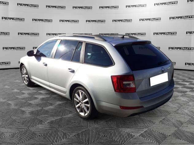 Škoda Octavia 2.0 TDI CR 150cv DSG Style - Foto 6