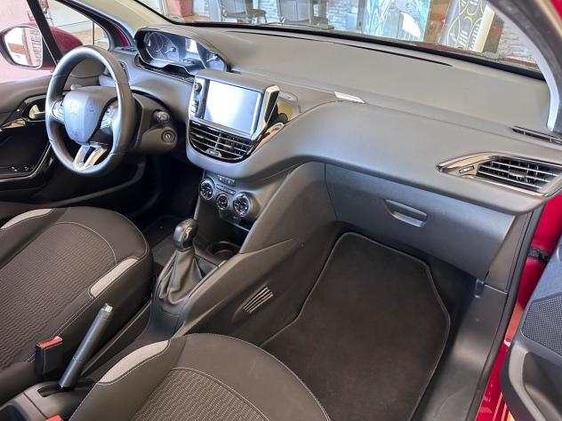 Peugeot 208 1.2benz. Allure - Foto 8