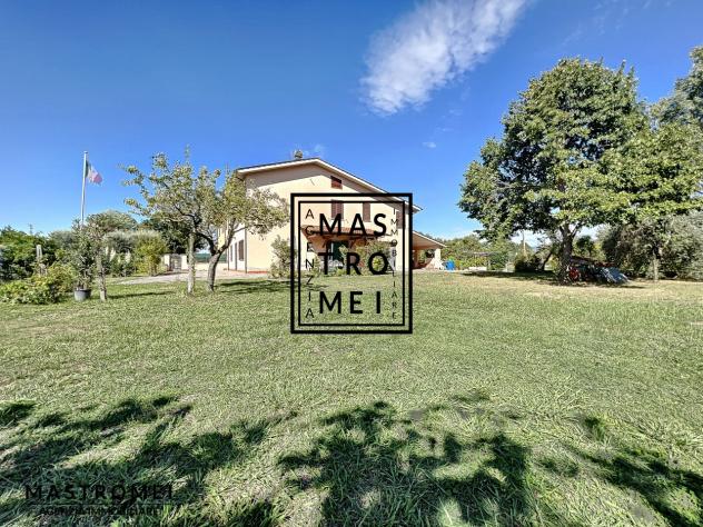 CASA INDIPENDENTE di 9 vani e di 300 mq (ALTOPASCIO) rif. 3404 - Foto 4