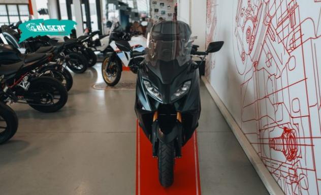 YAMAHA T-Max 560 TECH MAX rif. 23838277 - Foto 3