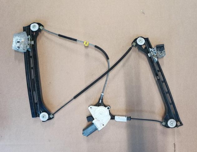 ALZACRISTALLO PARAFANGO POST. D. 999-U1305682 Carrozzeria  Lamierati esterni  Porte  Alzacristallo por MERCEDES - Classe E Coupe - 01-02-2009 - 01-04-