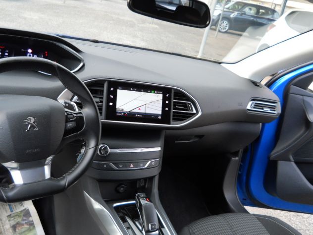 PEUGEOT - 5008 - 1.6 e-HDi 115 CV S&S ETG6 Allure AUTOMATICA - Foto 6