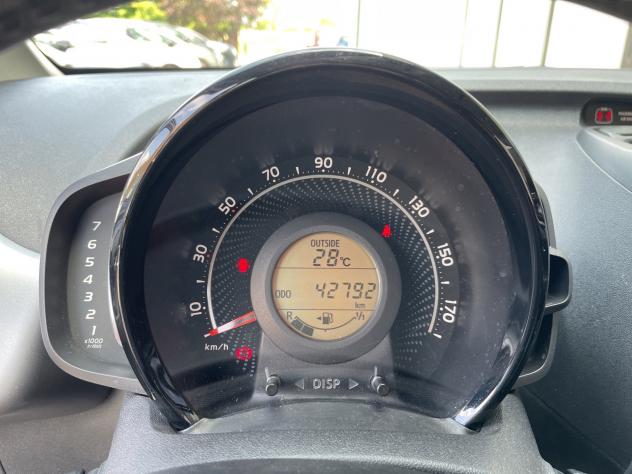 Toyota Aygo Connect 1.0 VVT-i 72CV 5 porte x-business - Foto 10