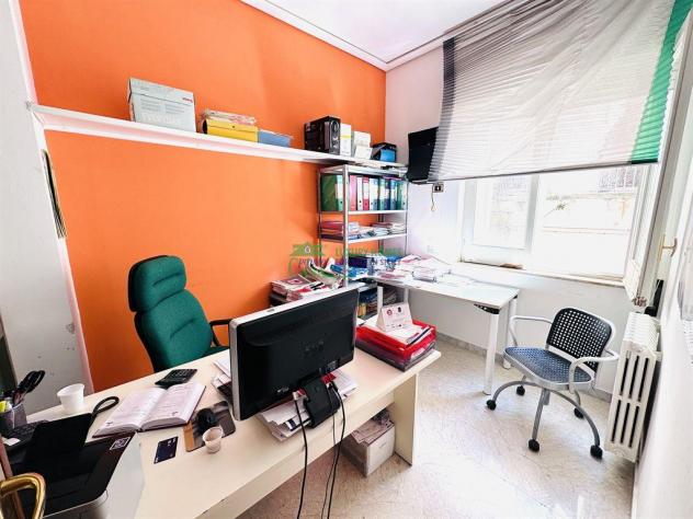 Appartamento per ufficio "Piazza Fonti" - Foto 9