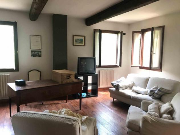 Rustico / Casale di 600 m² con più di 5 locali e box auto in vendita a Carpi - Foto 5