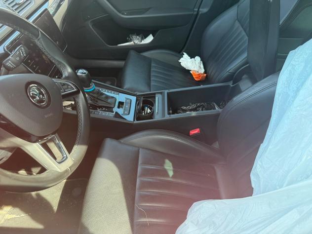 Skoda Superb 2.0 TDI 190 CV SCR DSG 4x4 Wagon Laurin&Klement - Foto 10