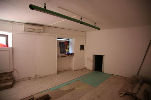 1 Vetrina in affitto a Siena - Foto 9