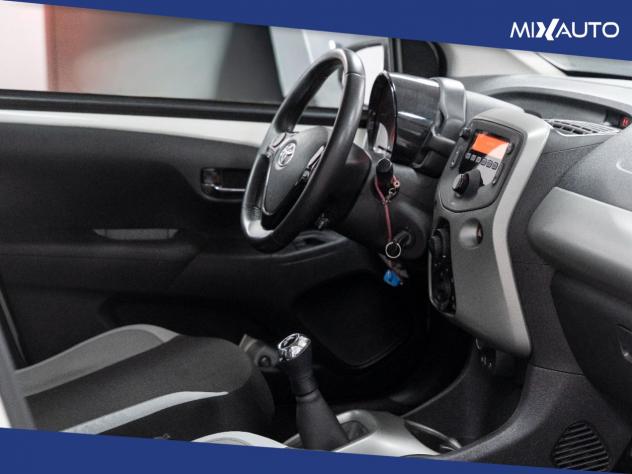Toyota Aygo 1.0 X-Cool 5 Porte 69CV EU6 - Foto 17