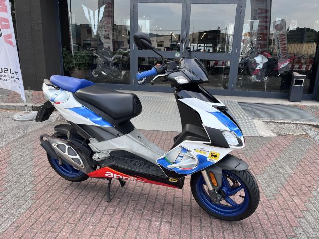 Aprilia SR 50 scooter 50 motore 2T POCHI KM - Foto 4