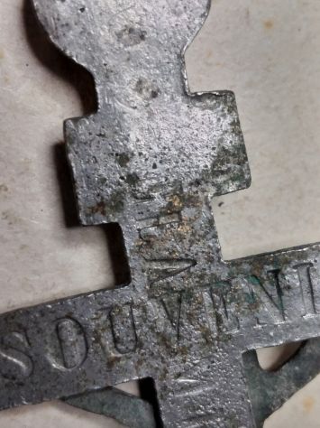 ANTICO CROCIFISSO SOUVENIR DELLE MISSIONI IN METALLO DI FUSIONE EPOCA 800 - Foto 6