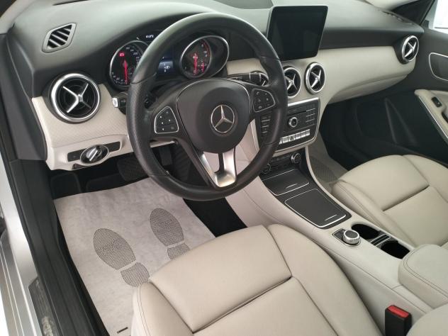 Mercedes-Benz A 200d Premium auto - Foto 6
