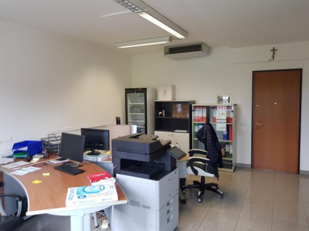 Immobile di 100 m² con 4 locali in affitto a Carpi - Foto 2