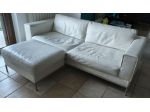 Vendo divano in pelle bovino bianco e pouf