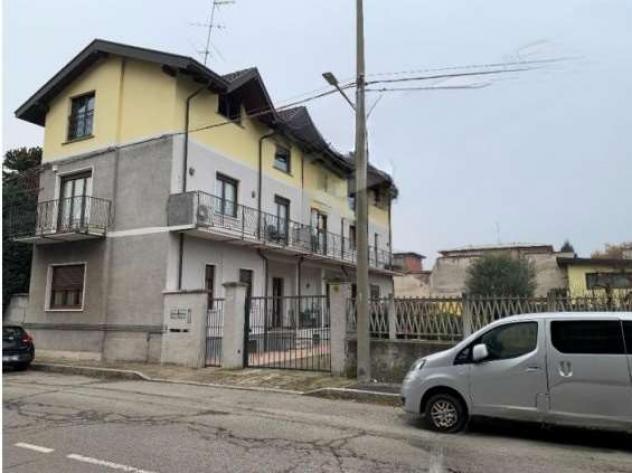 1786/2025 U VA - Porzione di casa in asta a Busto Arsizio
