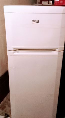 regalo un frigorifero e un divano a due posti - Foto 4