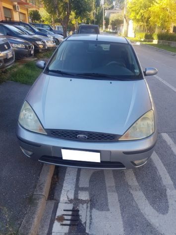 Ford Focus 1.8 TDCi 100CV 5p. Zetec - Foto 2