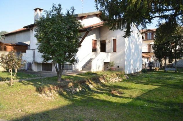 Villa di 75 m² con 2 locali e box auto doppio in vendita a Parabiago
