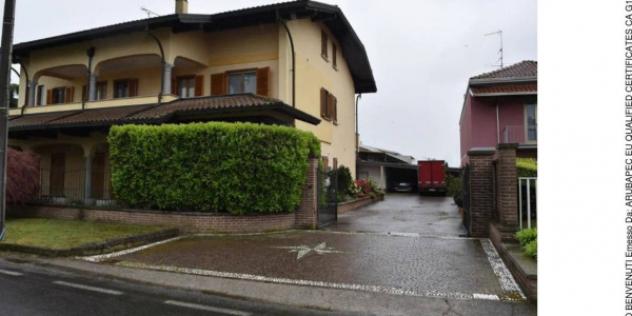 Immobile in asta di 641 m² con più di 5 locali e box auto doppio in vendita a Suno - Foto 2