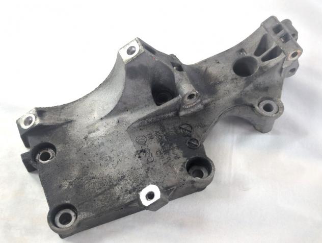 038903143AF SUPPORTO ALTERNATORE VOLKSWAGEN TOURAN 1.9 D 77KW 6M 5P (2010) RICAMBIO USATO - Foto 4