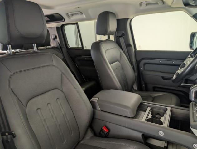 LAND ROVER Defender 110 3.0D I6 250 CV AWD Auto S rif. 23917591 - Foto 8