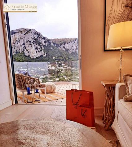 APPARTAMENTO di 3 vani e di 75 mq (CAPRI) rif. CVPZZ_1 - Foto 2