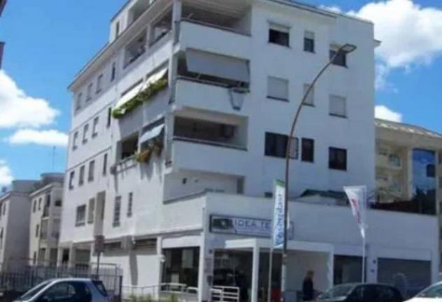 Immobile in asta di 130 m² con più di 5 locali e box auto in vendita a Pomezia - Foto 6